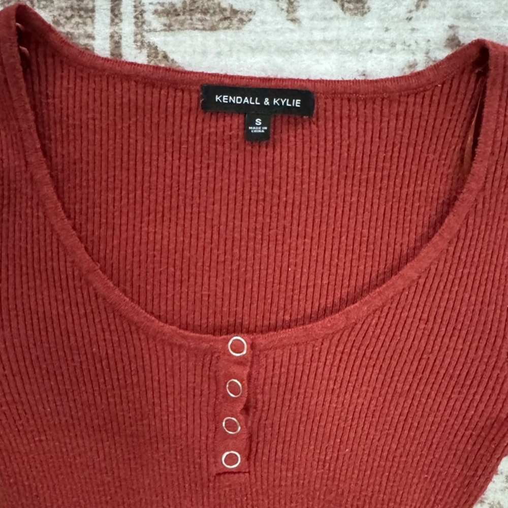 Cropped Ribbed Sweater - Picture 2 of 3